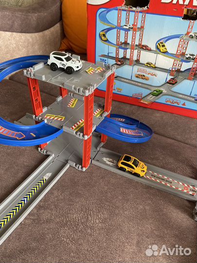 Трек-парковка автомобильный