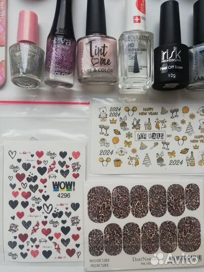 Материалы для маникюра, лаки и блестки