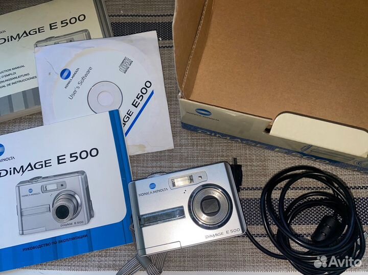 Винтажный фотоаппарат konica minolta dimage E500