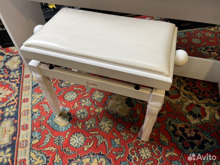 Цифровое пианино белое