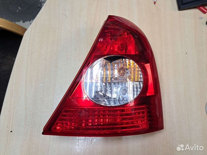 Фонарь задний правый Renault Clio 2 1998-2005