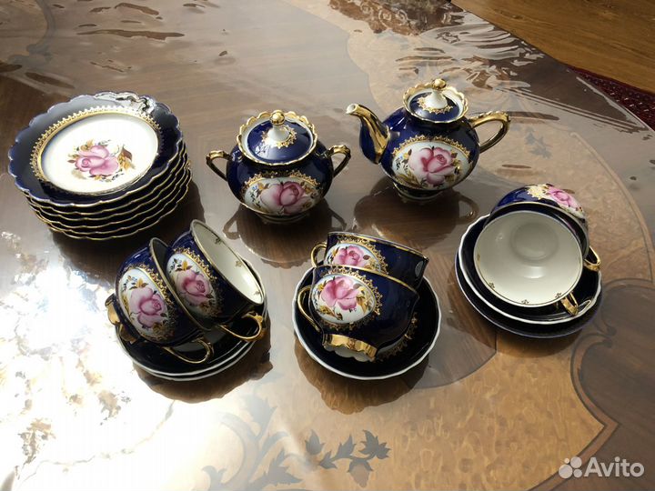 Старинный чайный сервиз