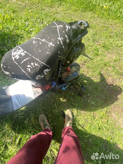 Скутер Suzuki lets2