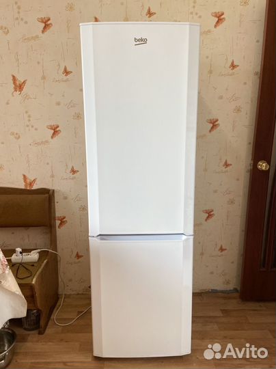 Холодильник двухкамерный