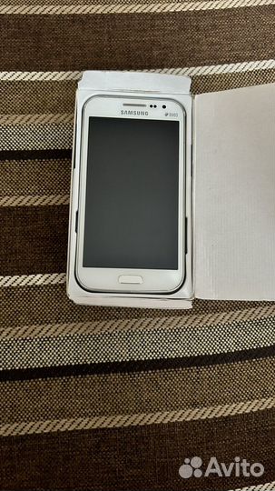 Samsung Galaxy Win GT-I8552, 8 ГБ