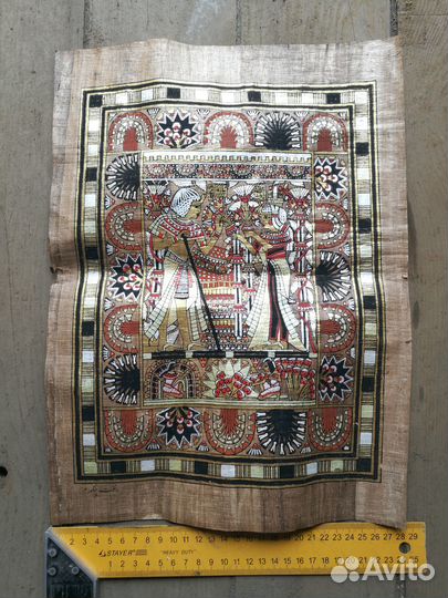 Статуэтки из Египта и папирус