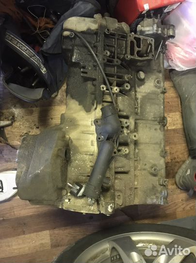 Двигатель м52б28