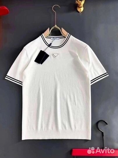 Мужские футболки Prada