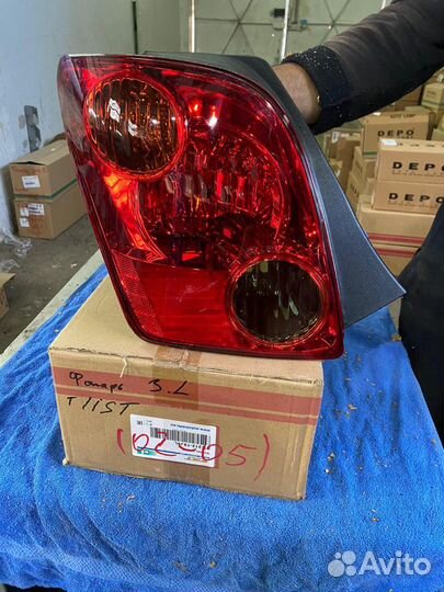 Фонарь задний левый Toyota Ist