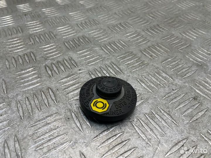 Крышка бачка тормозной жидкости Toyota Camry V50