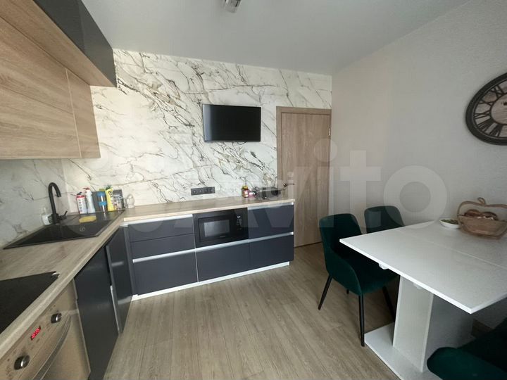 3-к. квартира, 76 м², 8/10 эт.