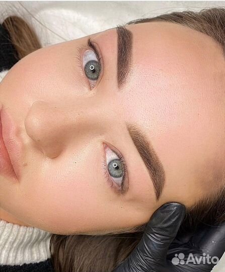 Перманентный макияж бровей