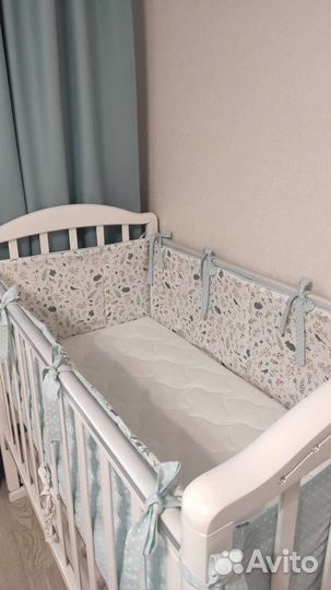 Детская кроватка с маятником красная звезда