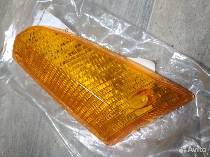 Стекло левого поворотника BMW 3 E21 1977-1983