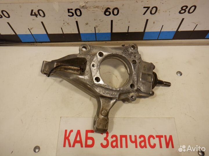 Кулак передний Volvo V70 D5244T 2000-2007 годов