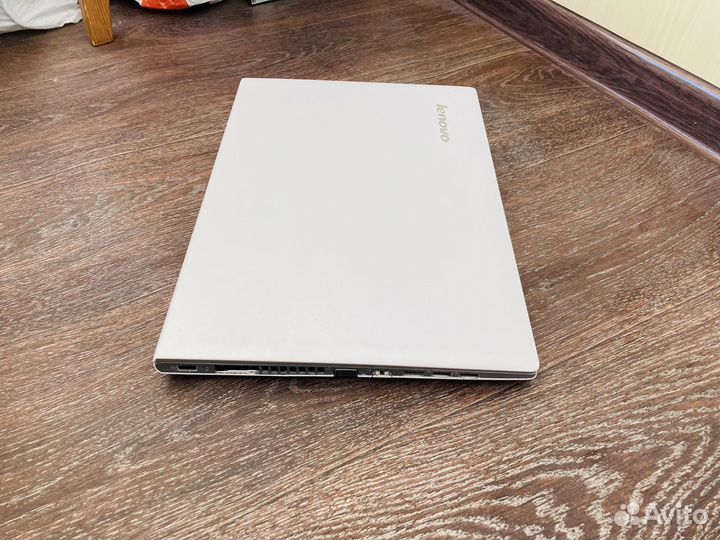 Lenovo i3 4000M/8GB/500GB/GT 740M 2GB/15.6'