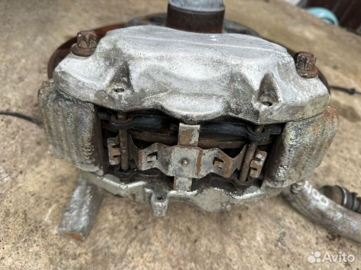 Ступица передняя левая Mercedes-Benz S-Class W221