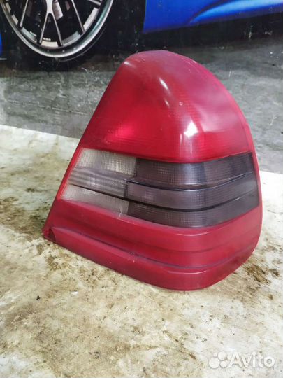 Фонари задние Mercedes W202