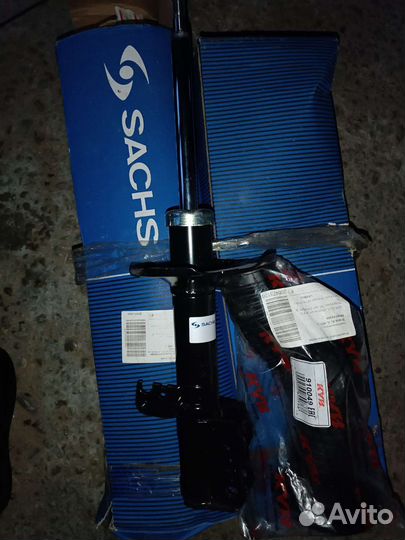 Передняя стойка Sachs на Toyota Corolla