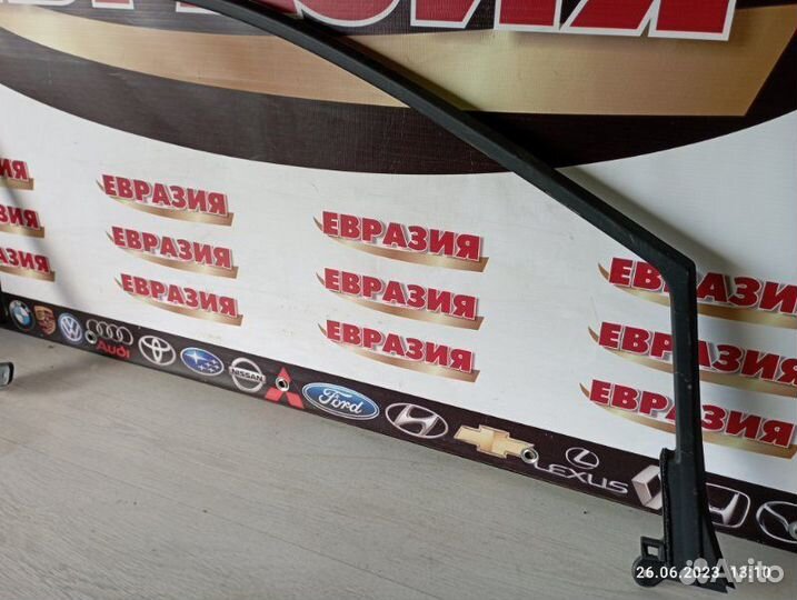 Накладка рамки двери передняя левая Lexus Rx350