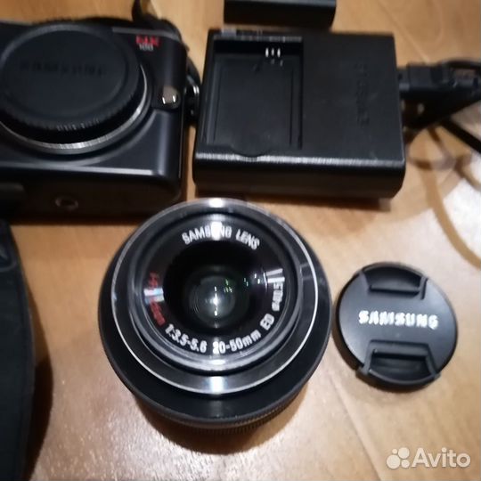 Фотоаппарат samsung NX100 в идеальном состоянии