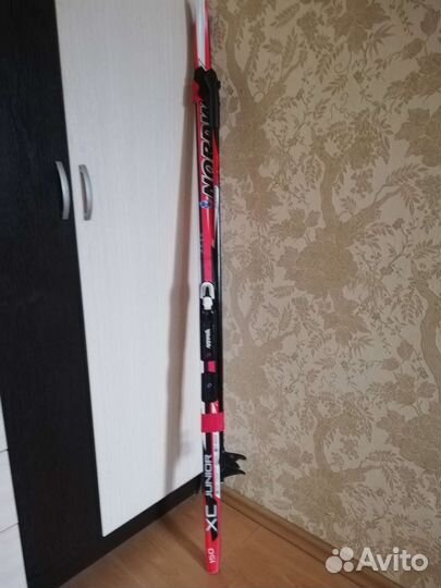 Лыжи детские с палками. Лыжные ботинки 37 SNS