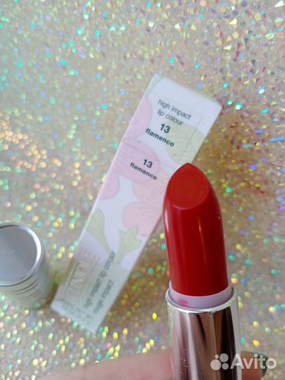 Алая помада Clinique Flamenco