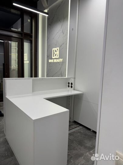 Изготовление стойки ресепшен