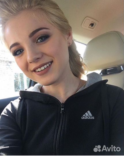 Причёски и макияж