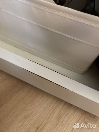 Этажерка на колесиках