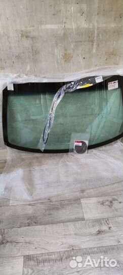 Лобовое стекло Kia Sportage 1