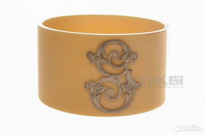 Кольцо под салфетки. Белая кость