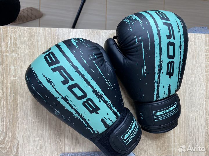 Боксерские перчатки