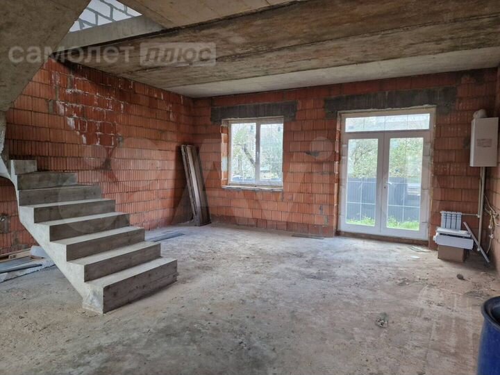 Дом 162 м² на участке 2,5 сот.