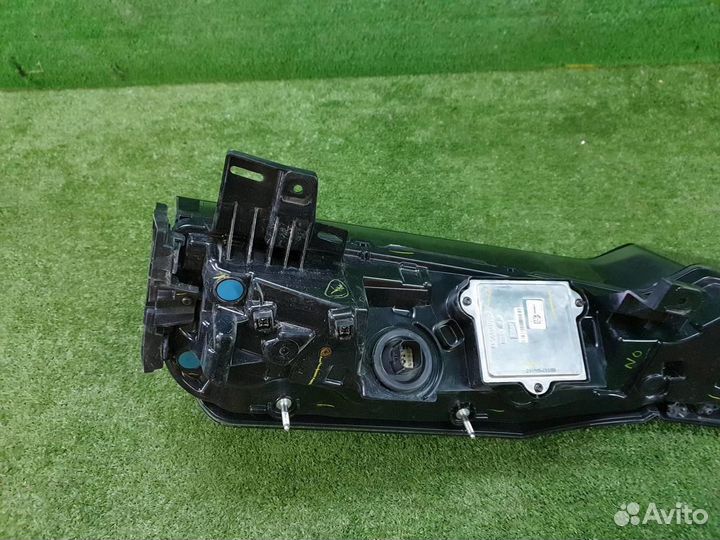 Фонарь задний левый Cadillac Escalade