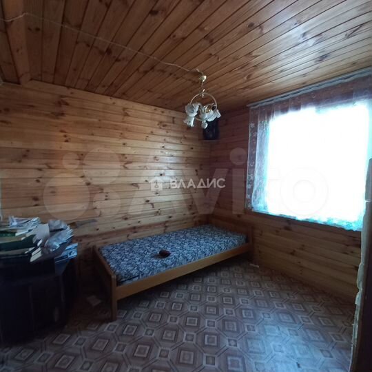 Дом 25 м² на участке 4 сот.