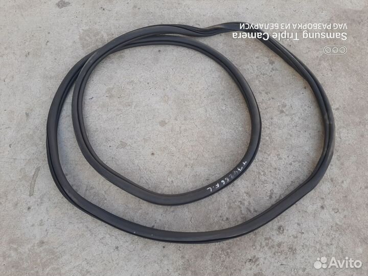 Уплотнитель двери передней левой VW tiguan 2019