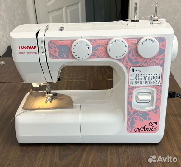 Швейная машина Janome Anna