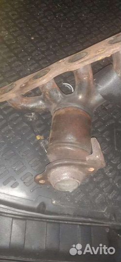 Коллектор выпускной с катализатором и лямбда-зонд