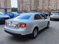 Volkswagen Jetta 1.4 AMT, 2010, 172 000 км, с пробегом, цена 565 000 руб.