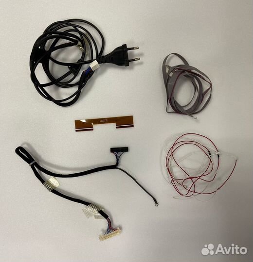 Телевизор thomson T39D14DH-01B в разборе