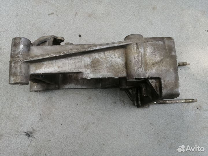 Кронштейн кондиционера для Ford Explorer (U2)