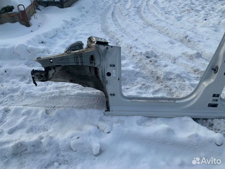 Боковина кузова Volkswagen Polo sedan (MK5) cfna