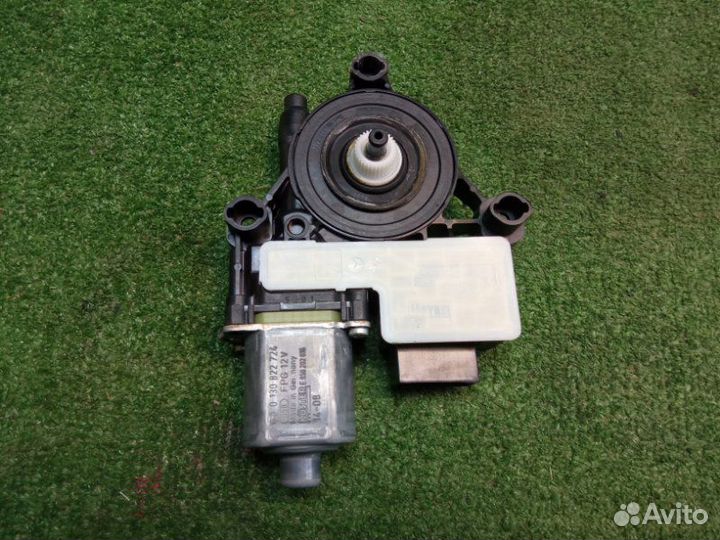 Мотор стеклоподъемника Skoda Octavia A7 CWV 2014