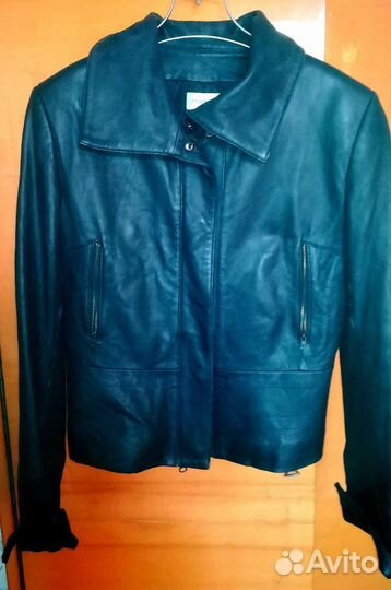 Зимние куртки и пуховики женские 44. s