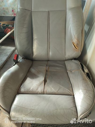 Контурные сиденья е38