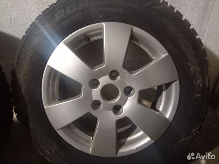 Roadstone Winguard WinSpike 195/65 R15 130R
