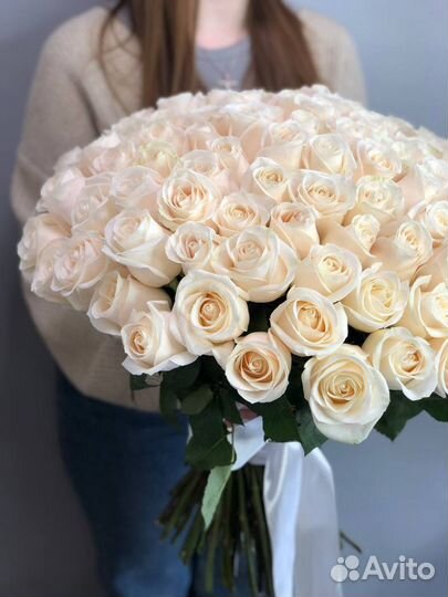101 свежая белая роза, доставка в Томске от 1 часа