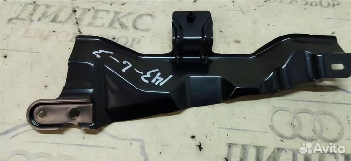 Кронштейн (сопут. товар) Audi Q7 2005