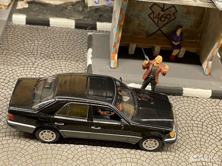 1:43 Minichamps Mercedes-Benz 500e w124